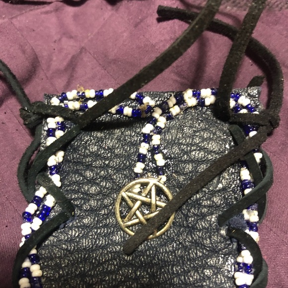 Handcrafted leather Black Beaded Pouch with pentagram - Picture 6 of 8